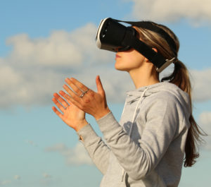 vr-googles-girl-crop